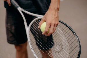 Tennis Racket Grip Size: How to Find the Right Fit