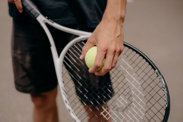 tennis racket grip size